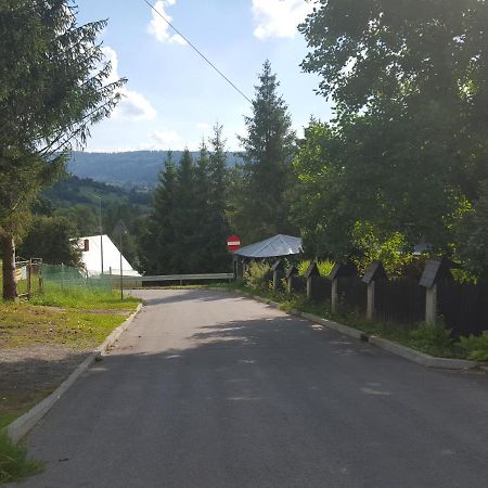 Pokoje Goscinne U Gochy Ustrzyki Dolne Exterior photo